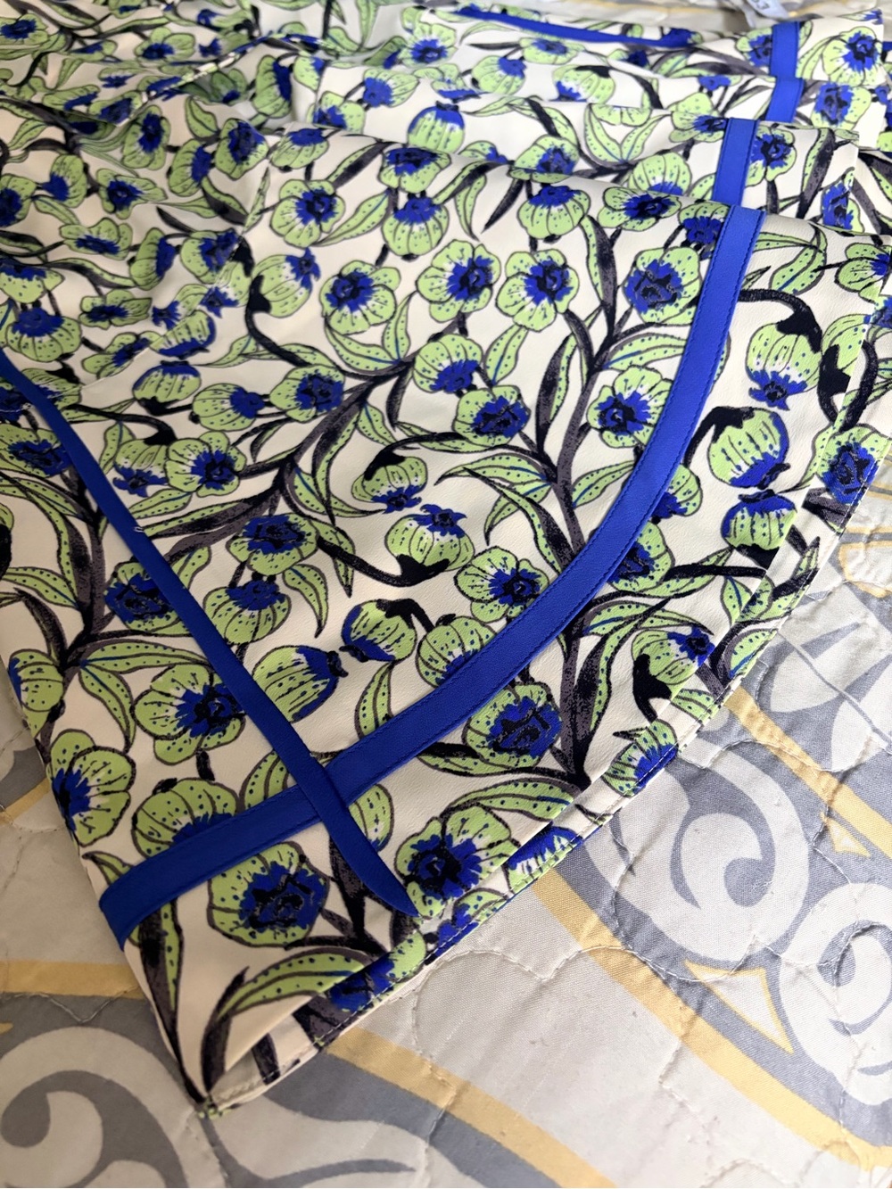 NWT ME+EM Trailing Flower Pod Print
Fit And Flare Midi Dress 100%
Recycled, 10 - Picture 12 of 14